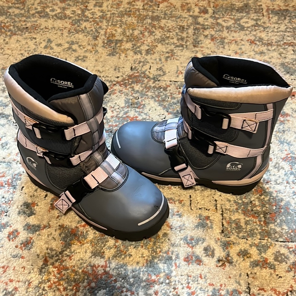 Sorel Snow Boots Pink and Gray Size 6